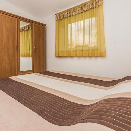 3 Bedroom Gorgeous Apartment In Marčana מראה חיצוני תמונה