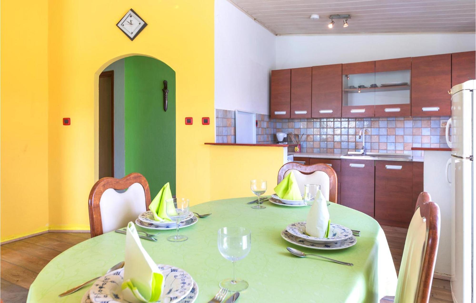 3 Bedroom Gorgeous Apartment In Marčana מראה חיצוני תמונה