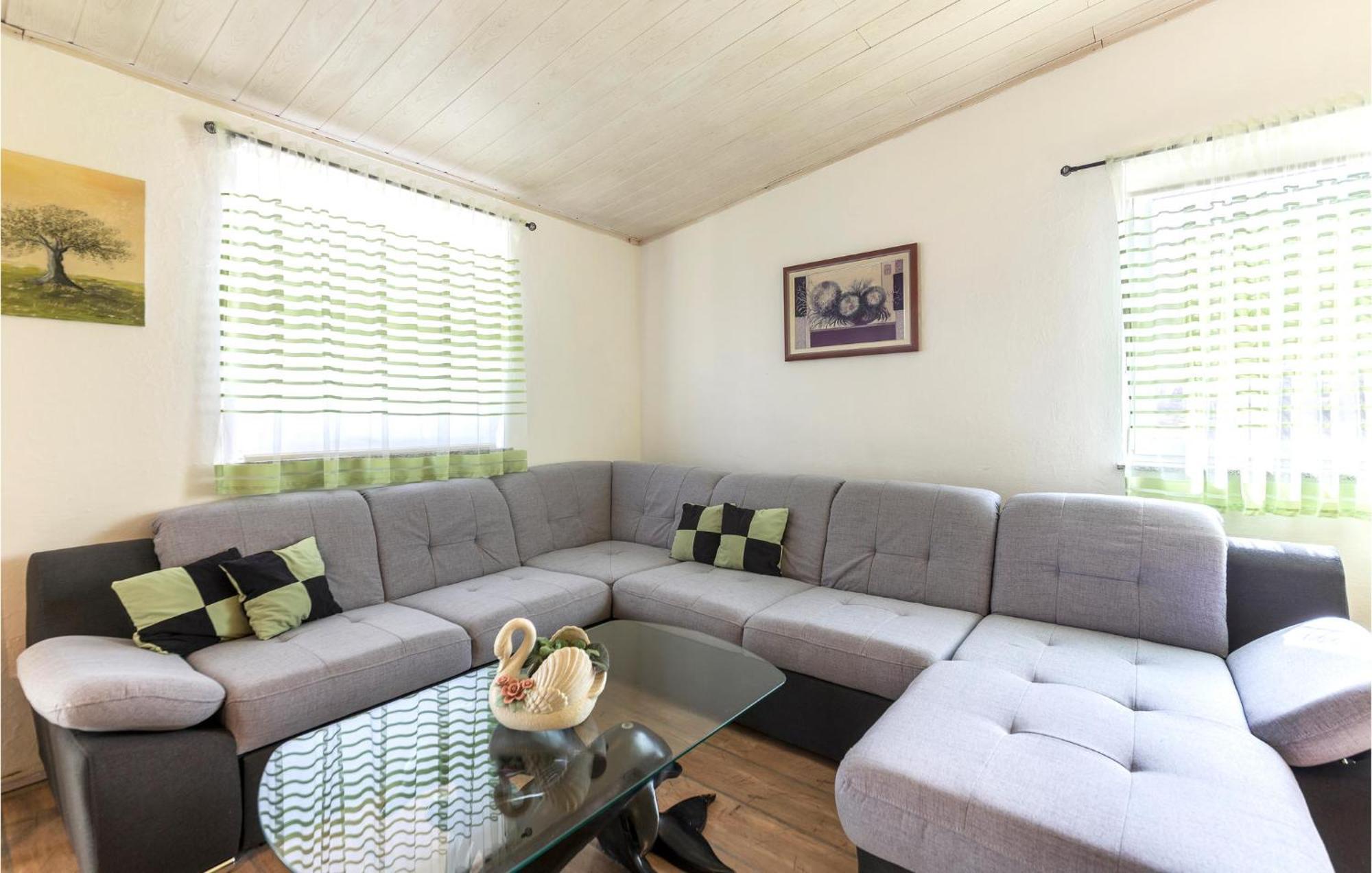 3 Bedroom Gorgeous Apartment In Marčana מראה חיצוני תמונה
