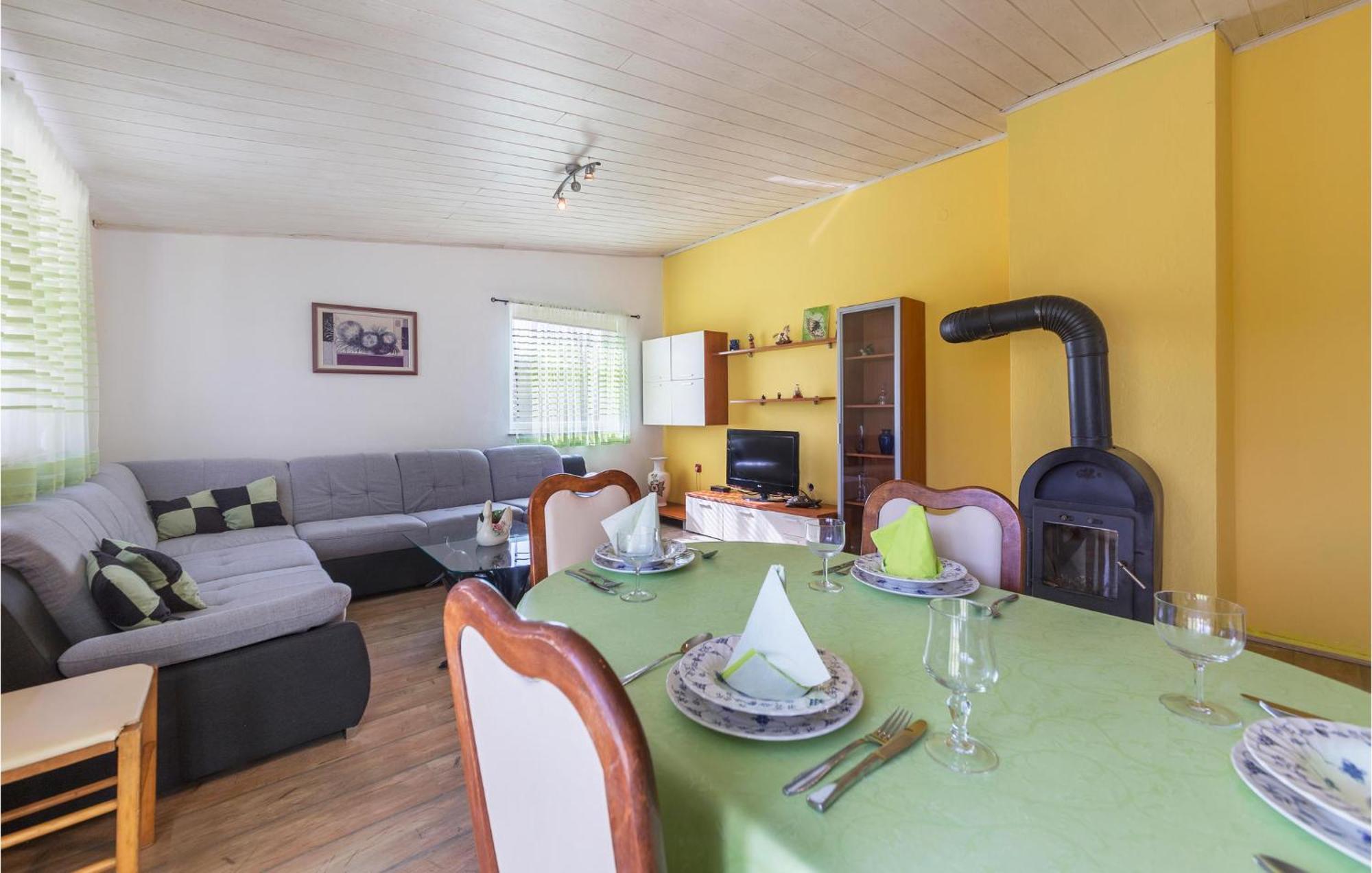3 Bedroom Gorgeous Apartment In Marčana מראה חיצוני תמונה