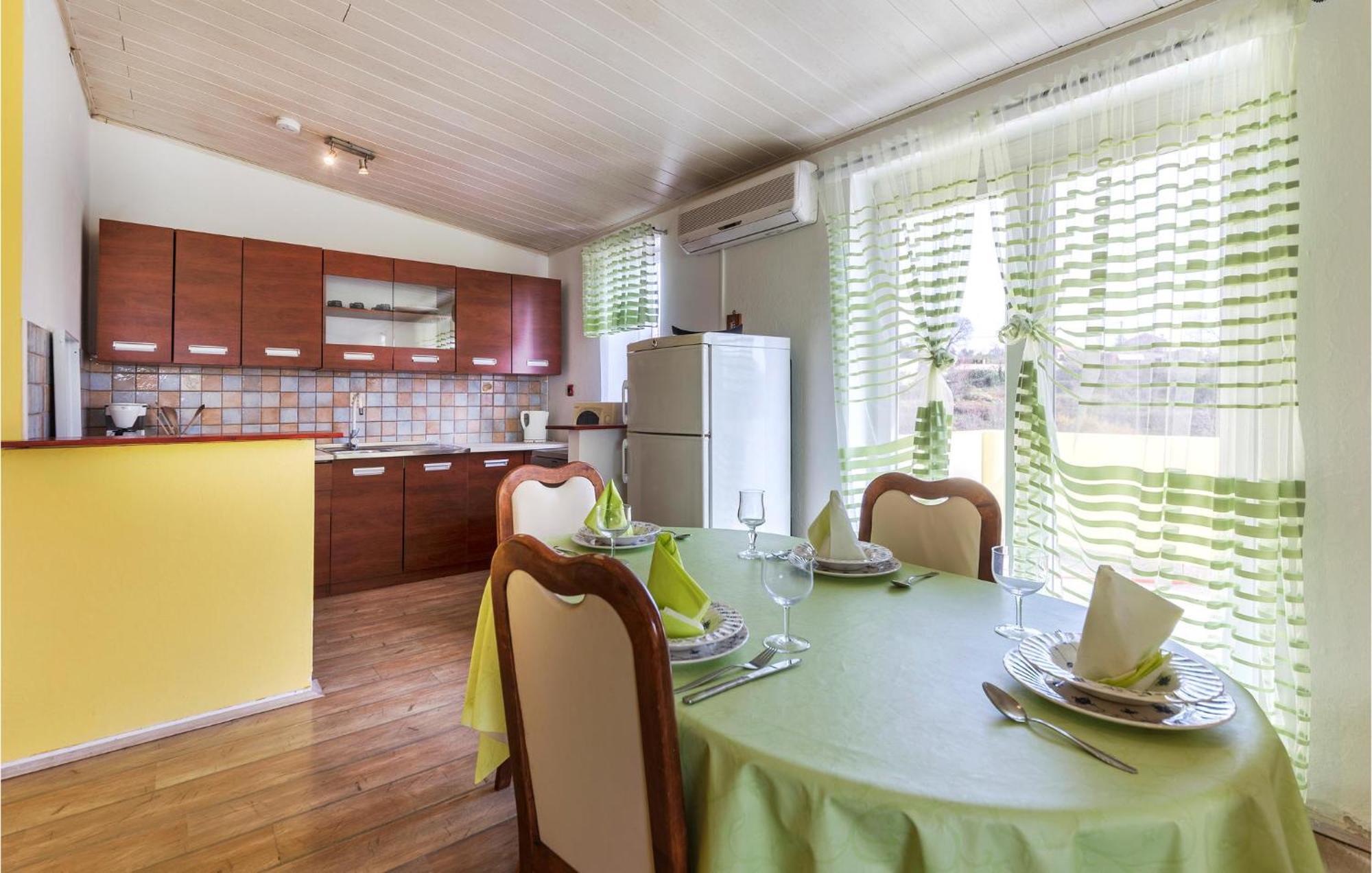 3 Bedroom Gorgeous Apartment In Marčana מראה חיצוני תמונה